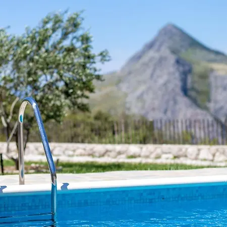 House Marta Дом отдыха Омиш