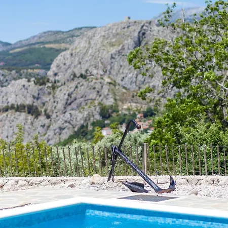 Дом отдыха House Marta Омиш